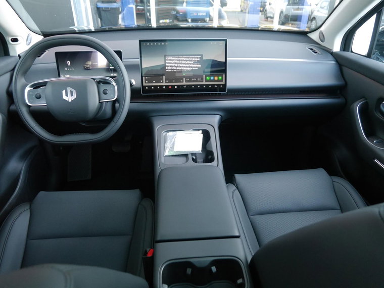 Vehicle Image 11