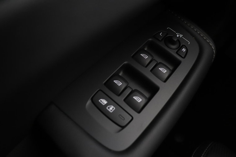 Vehicle Image 48