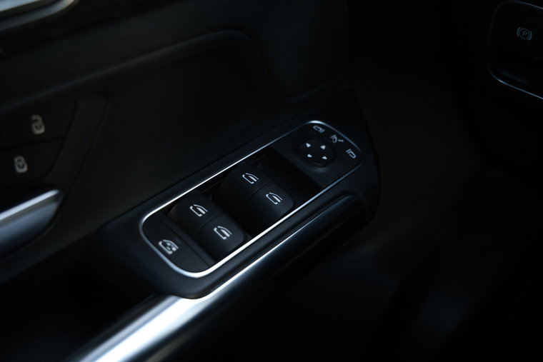 Vehicle Image 33
