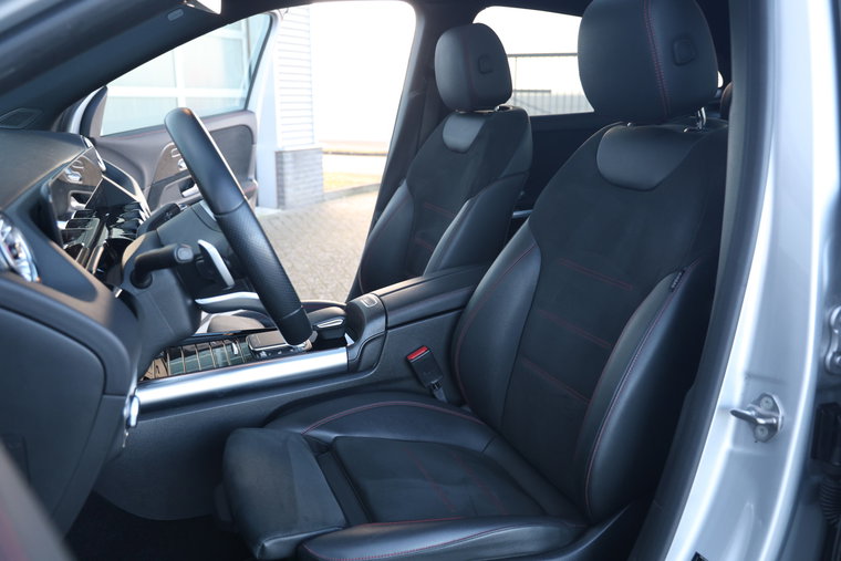 Vehicle Image 37