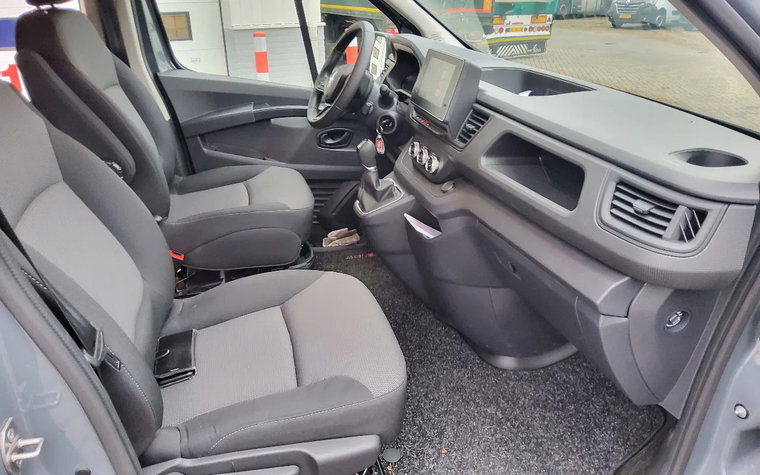 Vehicle Image 32
