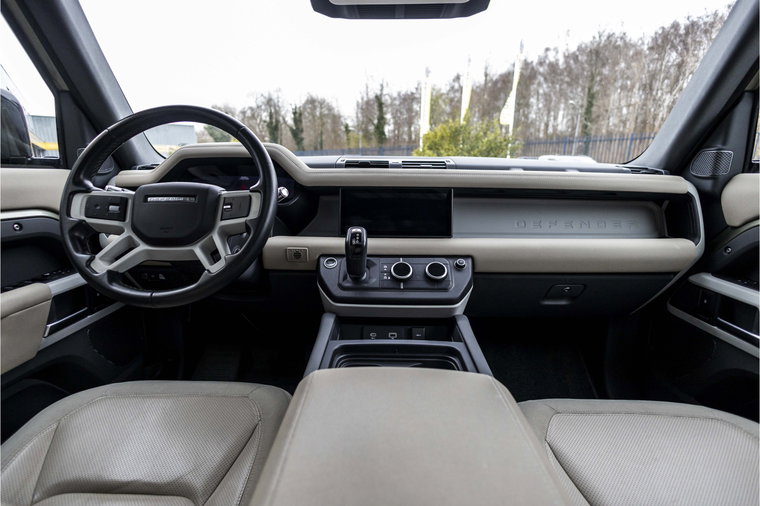 Vehicle Image 16
