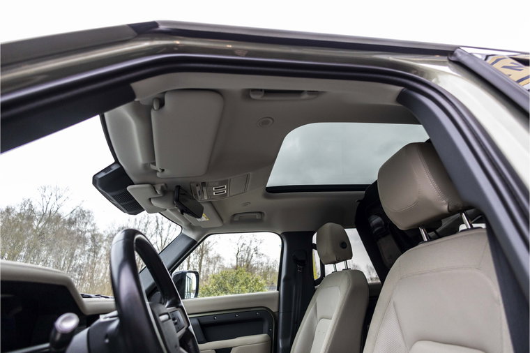 Vehicle Image 21