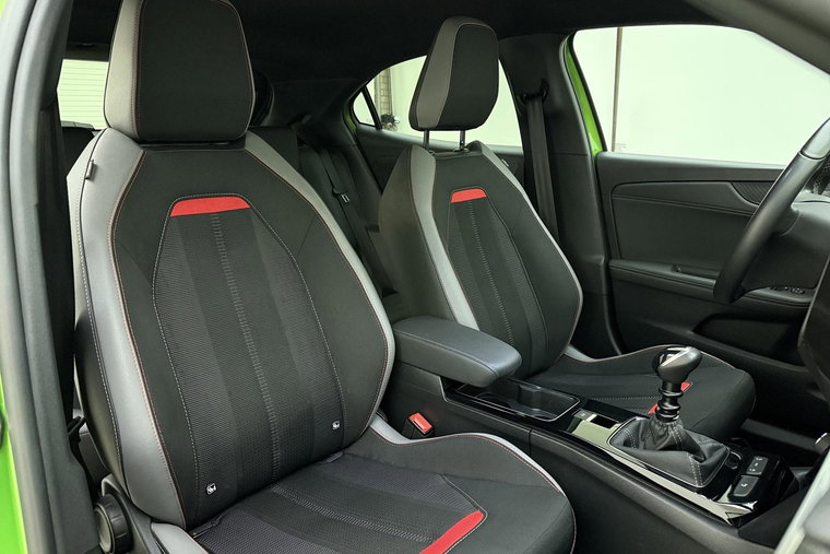 Vehicle Image 14