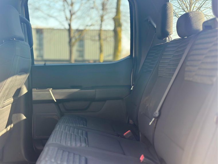 Vehicle Image 19