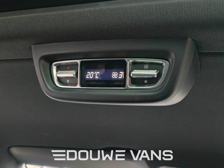 Vehicle Image 40
