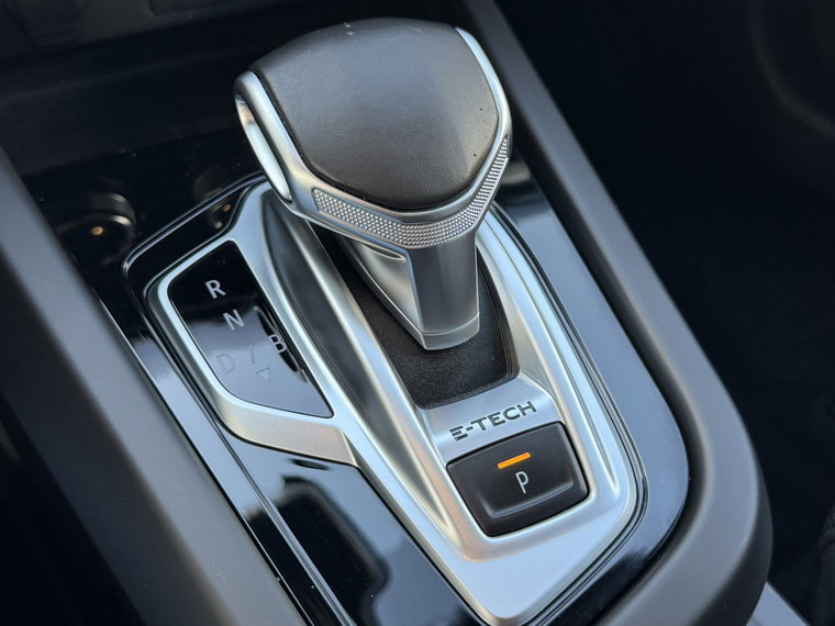 Vehicle Image 25