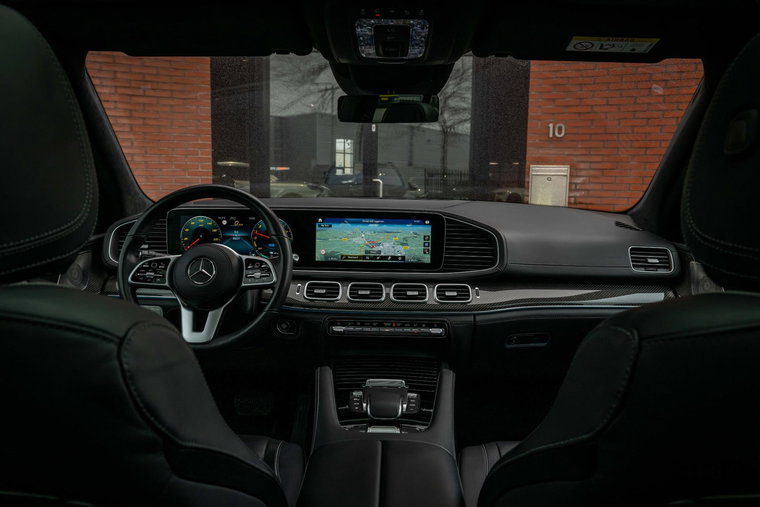 Vehicle Image 16