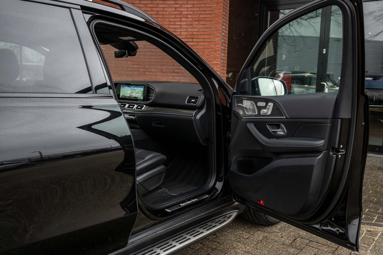 Vehicle Image 37