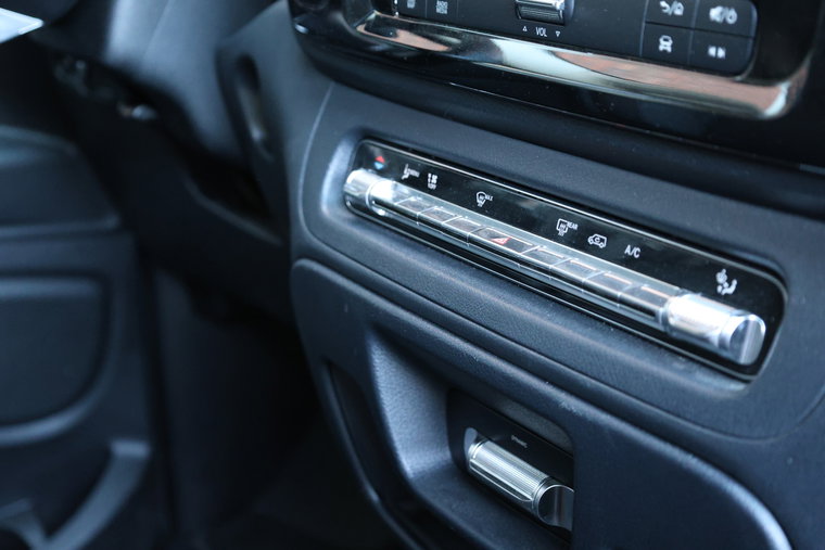 Vehicle Image 27
