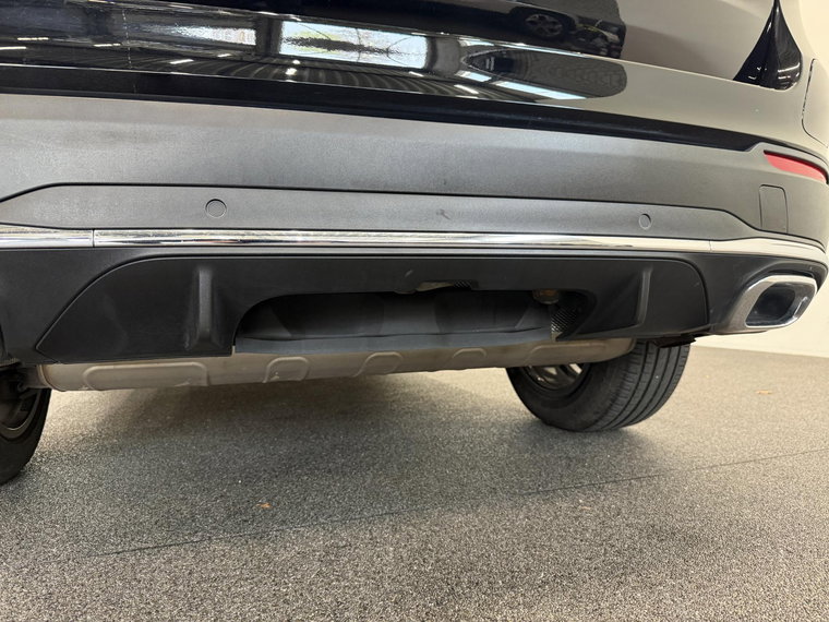 Vehicle Image 33
