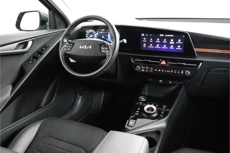 Vehicle Image 32