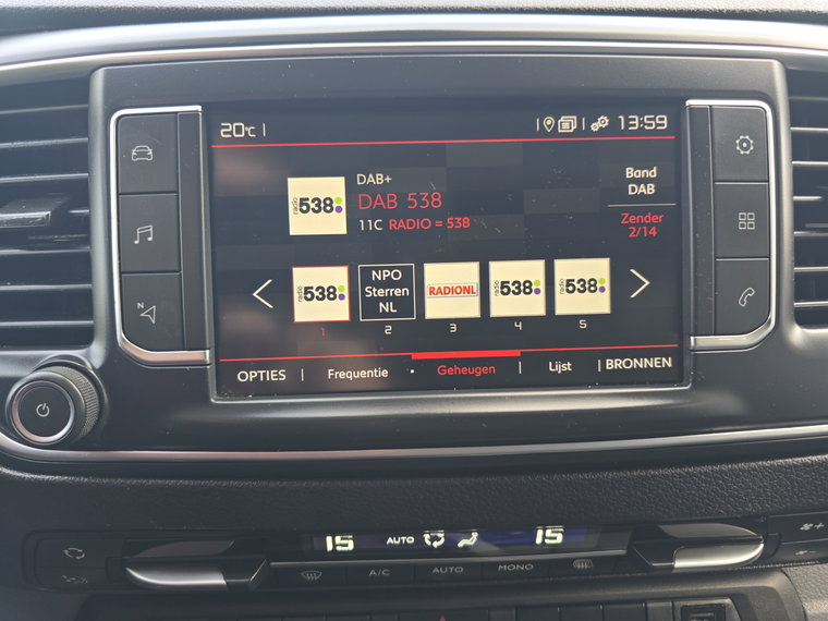 Vehicle Image 28