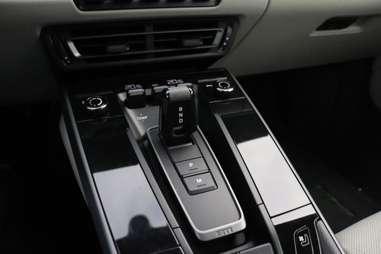 Vehicle Image 33