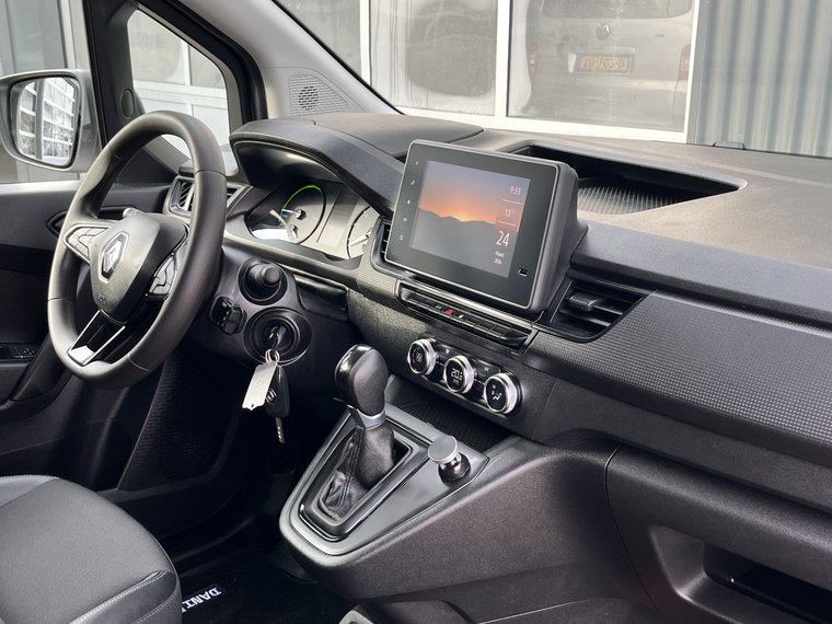 Vehicle Image 28