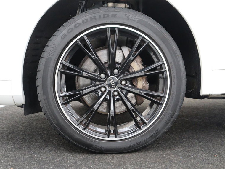 Vehicle Image 23