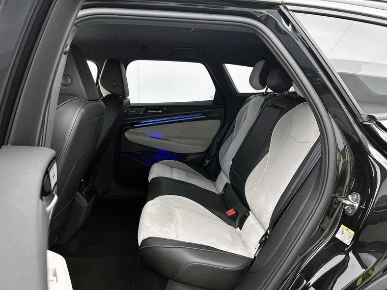 Vehicle Image 33