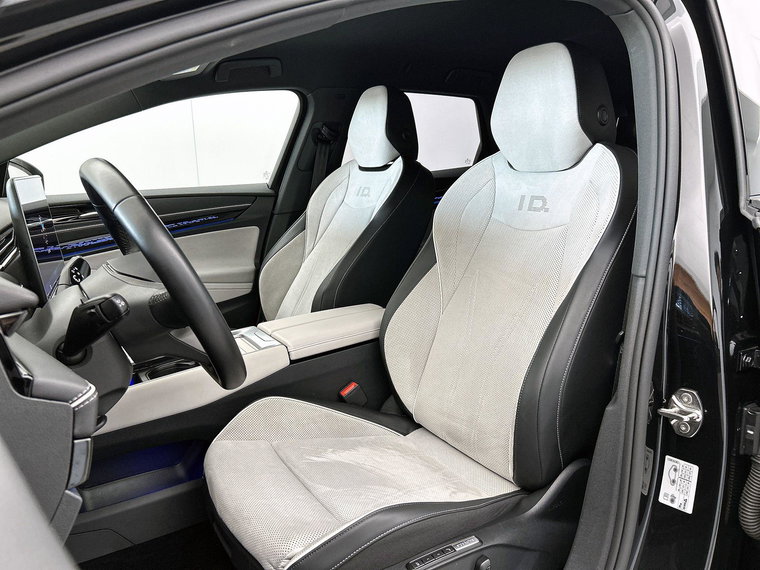 Vehicle Image 45