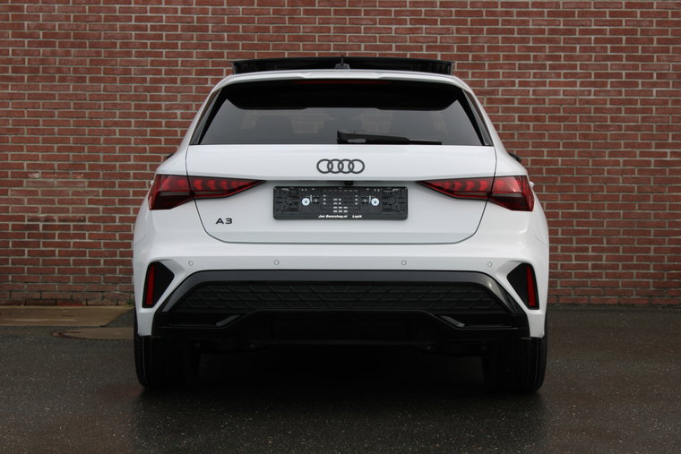 Vehicle Image 42