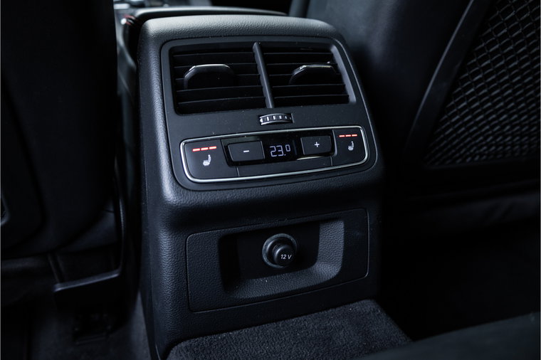 Vehicle Image 38