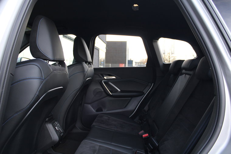 Vehicle Image 35