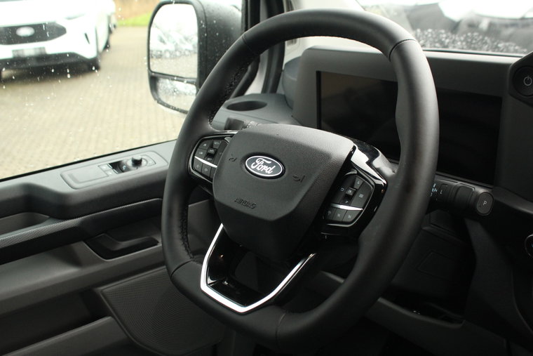 Vehicle Image 23
