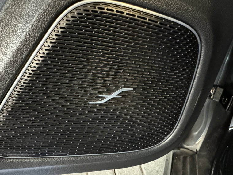 Vehicle Image 26