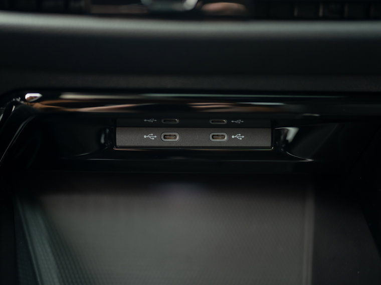 Vehicle Image 40