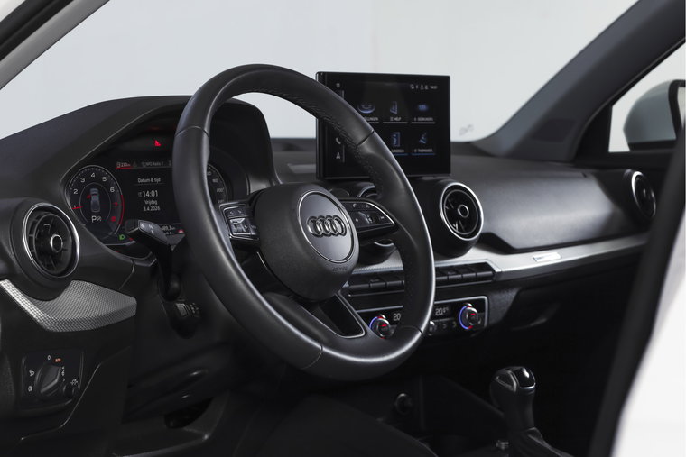 Vehicle Image 14