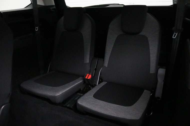 Vehicle Image 35