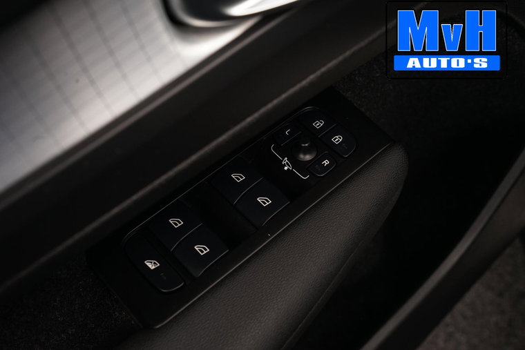 Vehicle Image 40