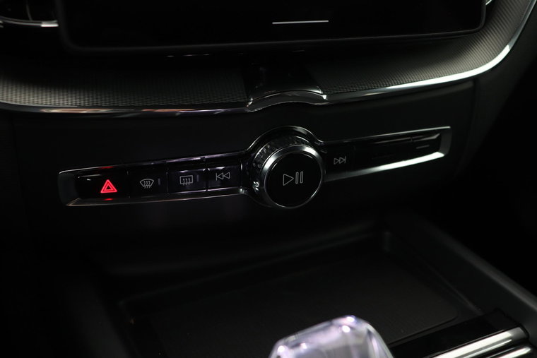 Vehicle Image 38