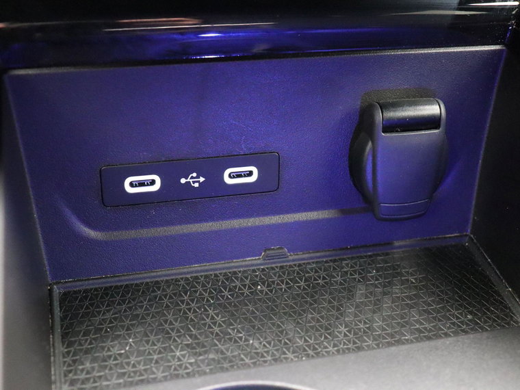 Vehicle Image 32