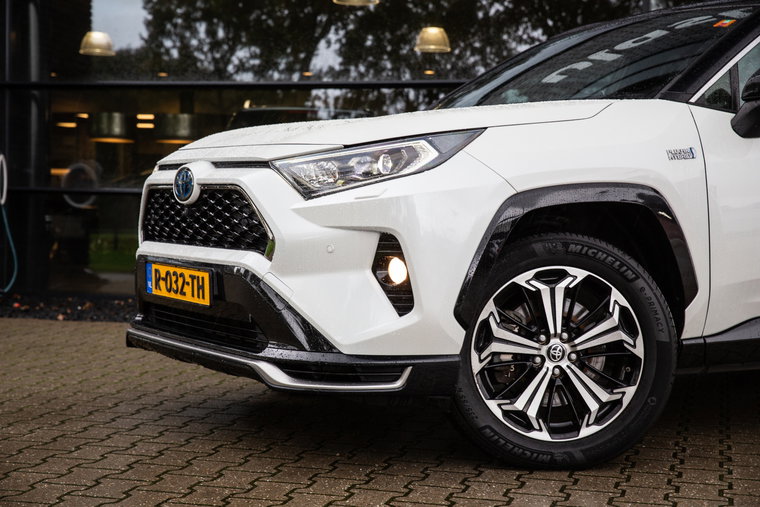 Vehicle Image 8