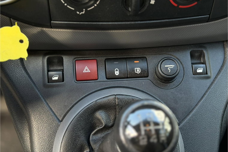 Vehicle Image 27