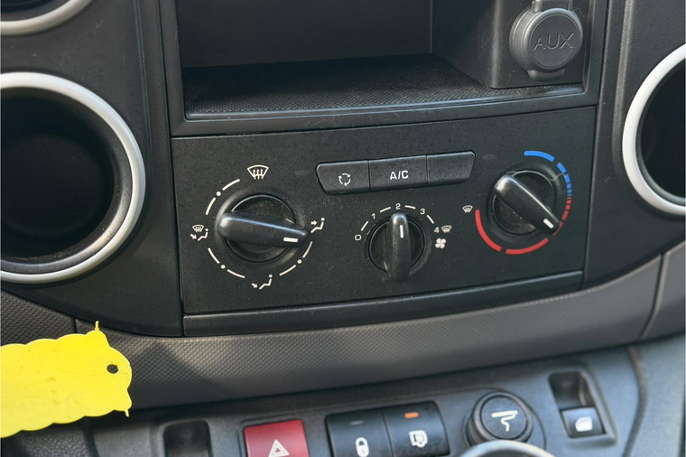 Vehicle Image 28