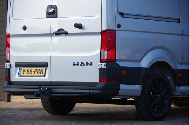Vehicle Image 32