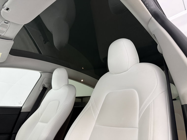 Vehicle Image 37