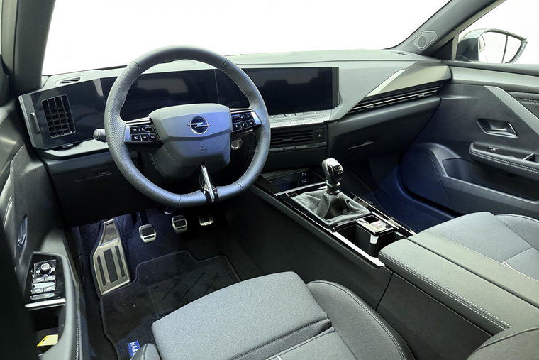 Vehicle Image 16