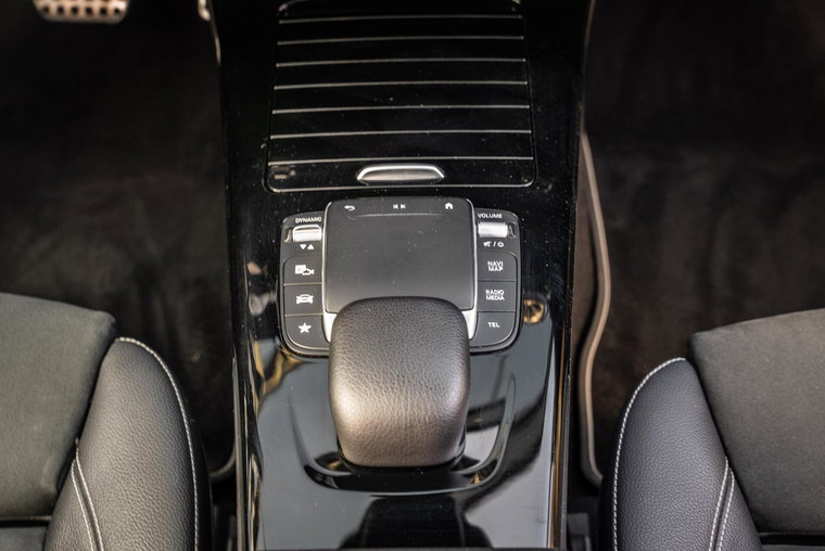 Vehicle Image 35