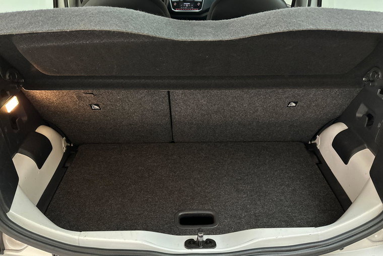 Vehicle Image 25