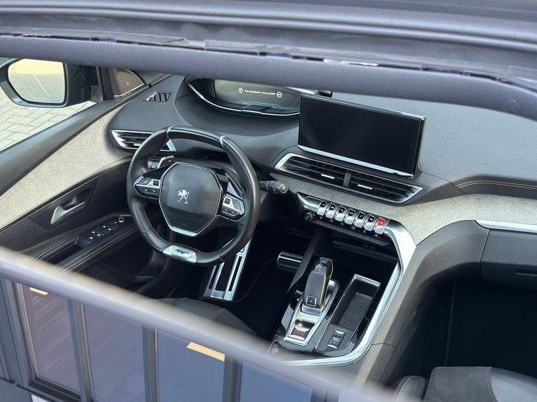 Vehicle Image 26