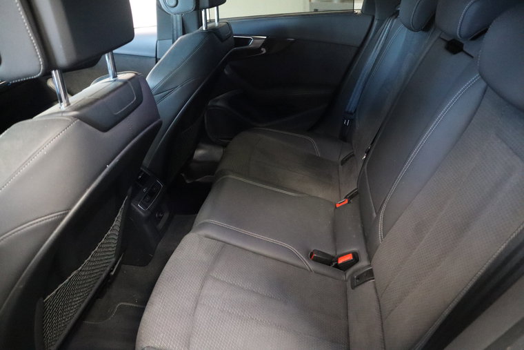 Vehicle Image 23