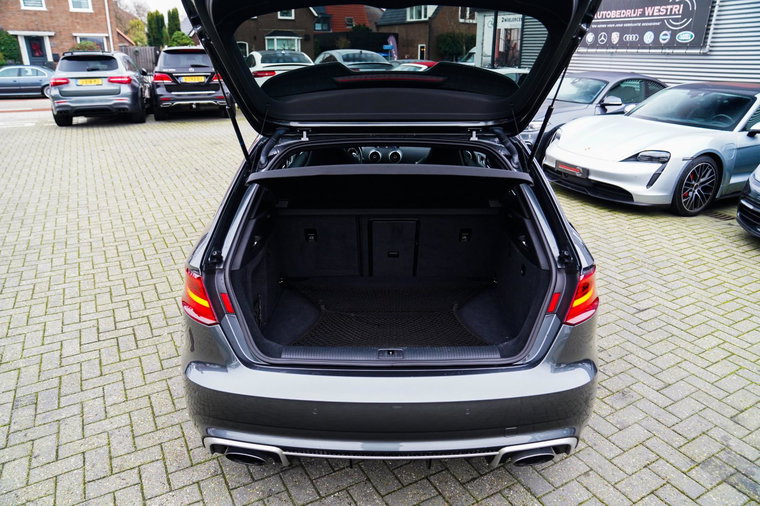 Vehicle Image 33