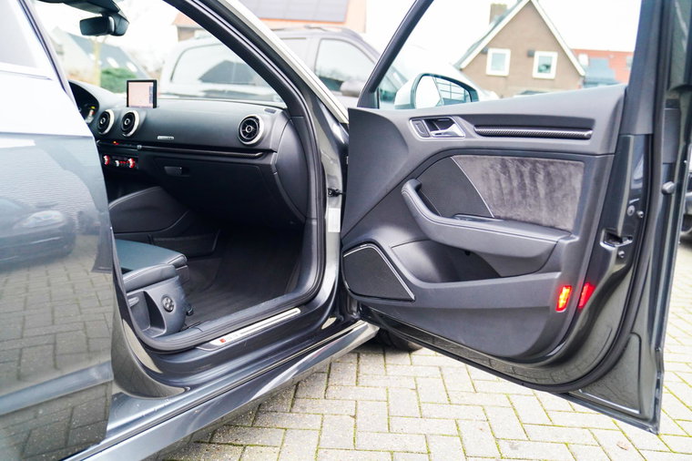 Vehicle Image 48