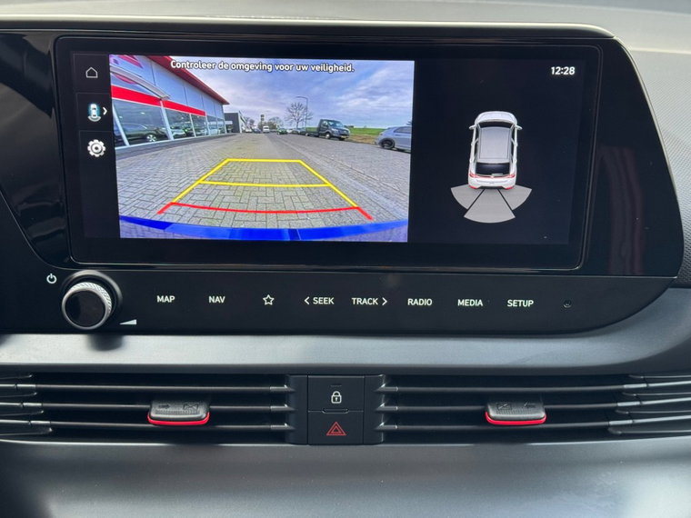 Vehicle Image 8