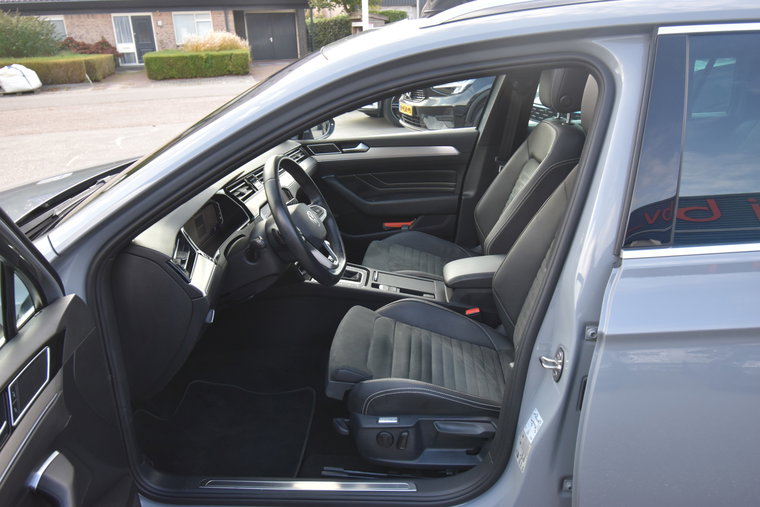 Vehicle Image 26