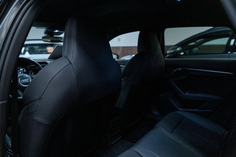 Vehicle Image 23