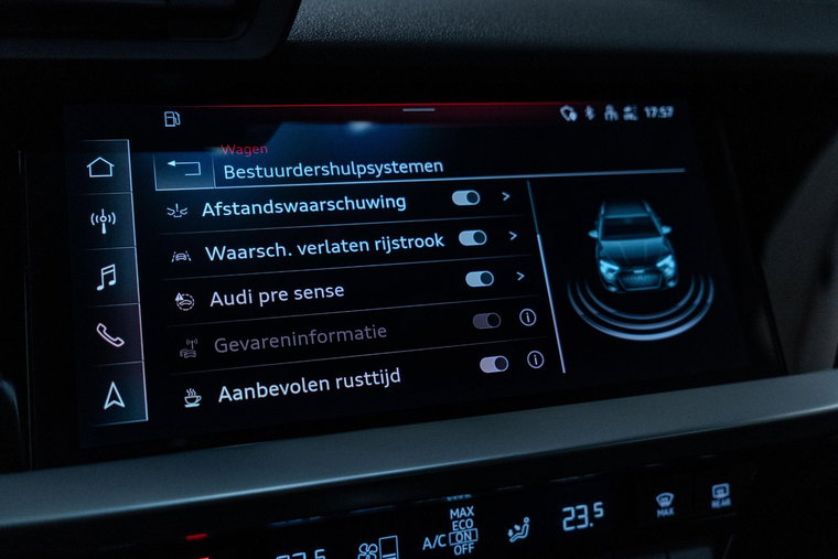 Vehicle Image 32