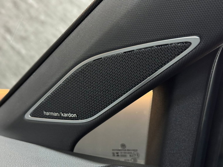 Vehicle Image 38